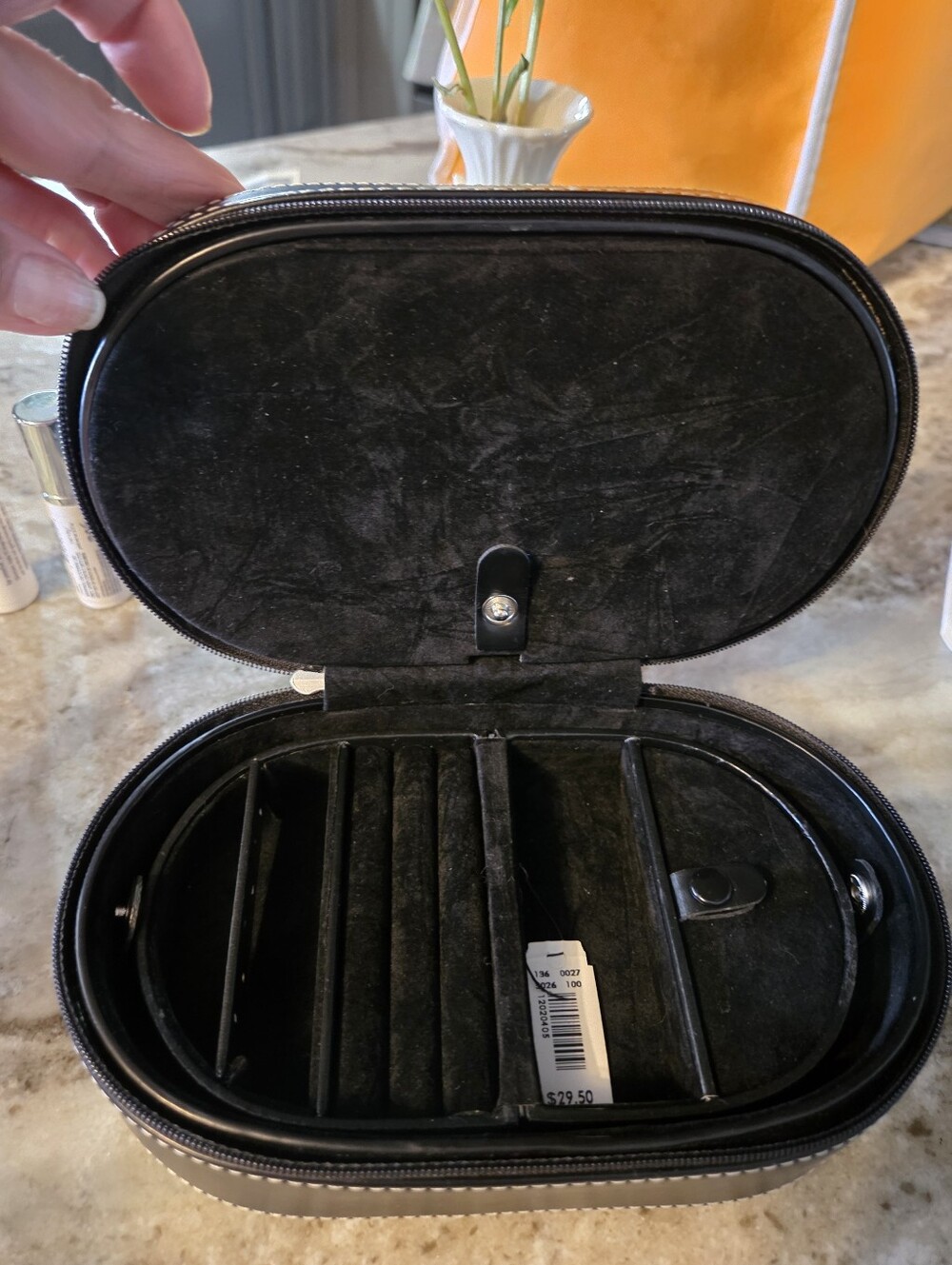LIMITED NWT Travel Zipper Around Jewerly Case